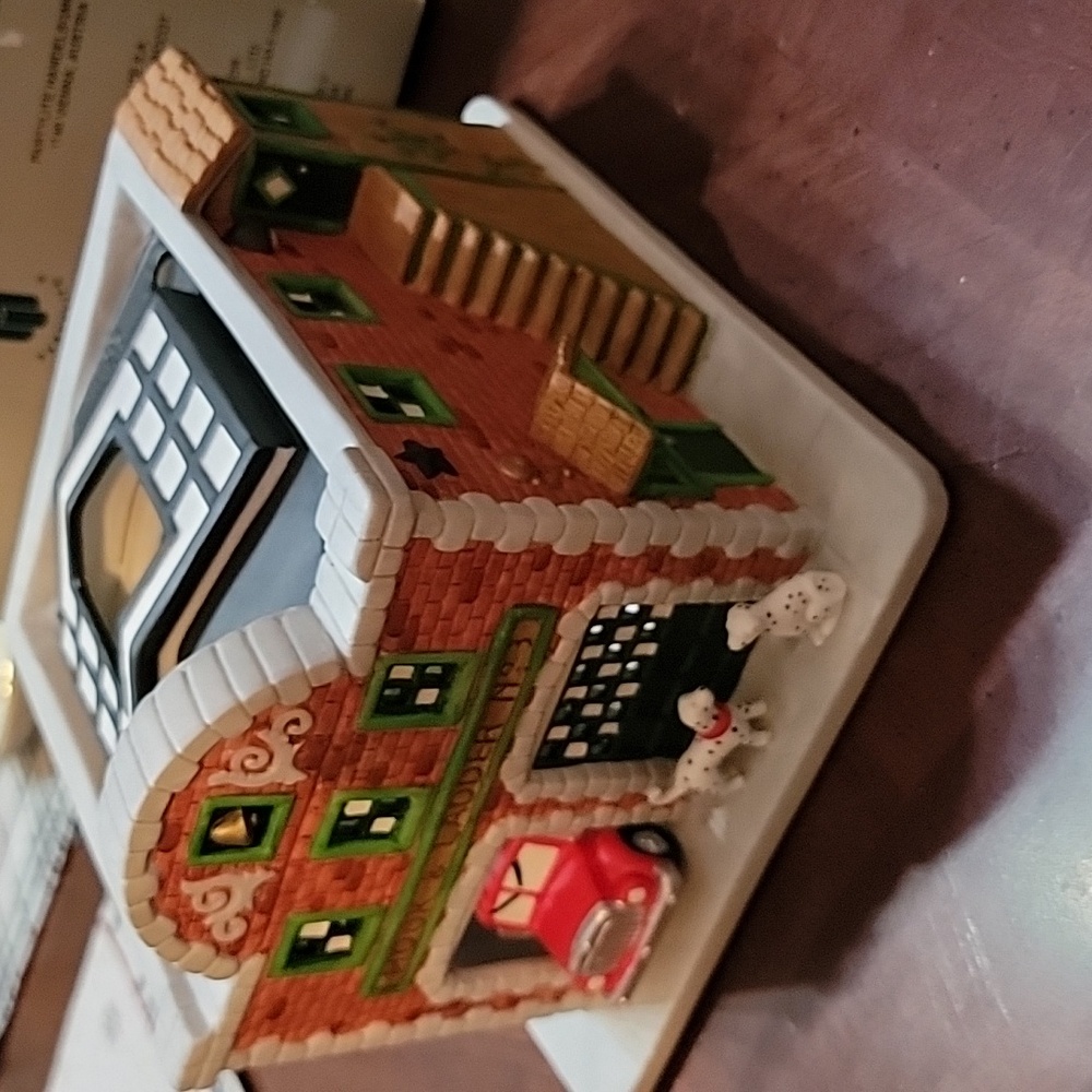 Partylite Fire Station - Picture 2 of 6